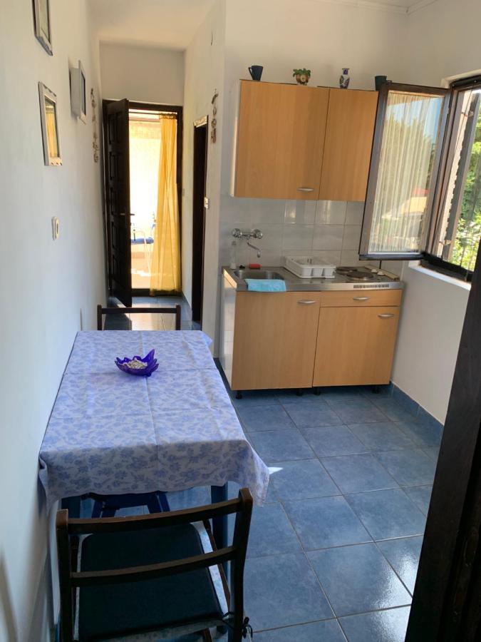 Apartmani Ficurin Starigrad Paklenica Exterior foto