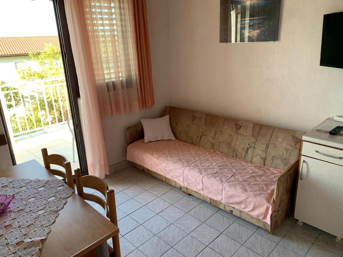Apartmani Ficurin Starigrad Paklenica Exterior foto
