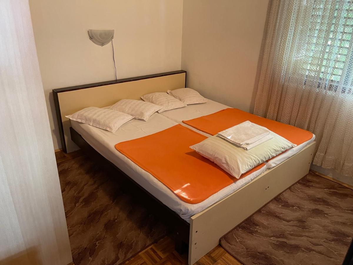 Apartmani Ficurin Starigrad Paklenica Exterior foto