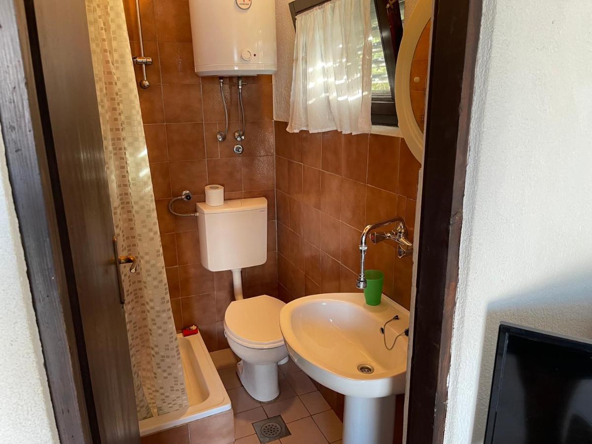 Apartmani Ficurin Starigrad Paklenica Exterior foto